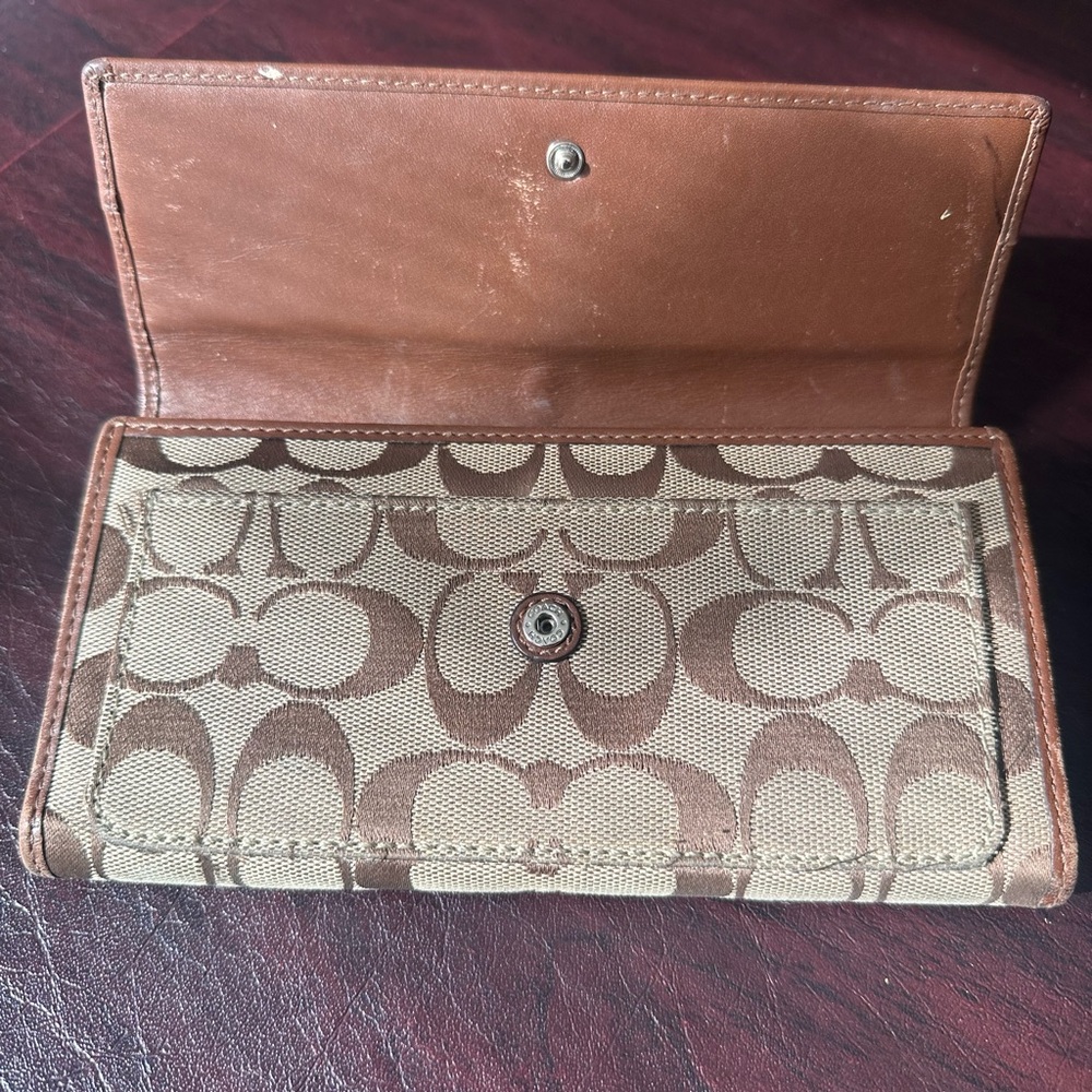 Vintage Coach Wallet with Signature Monogram - Picture 5 of 5